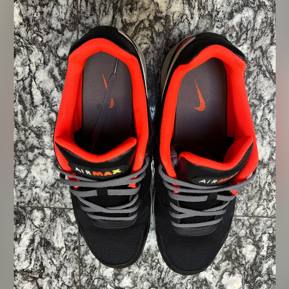 AirMax Like New Size 11